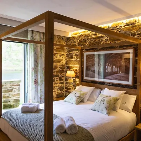 Ribeira Sacra A Orilla Rio Mino Casas Do * Pincelo